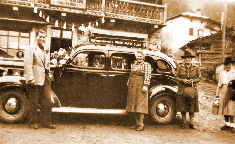 Voiture postale Ollon-Panex 1946